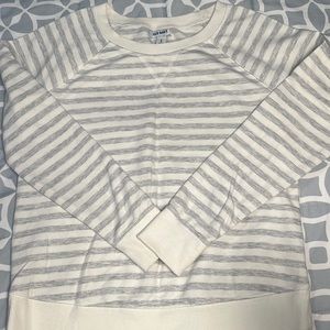 Old Navy women crew neck top medium
